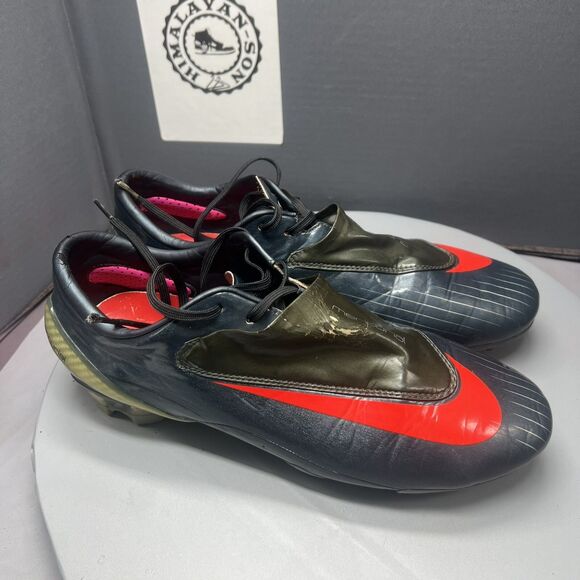 Athletic_Shoes